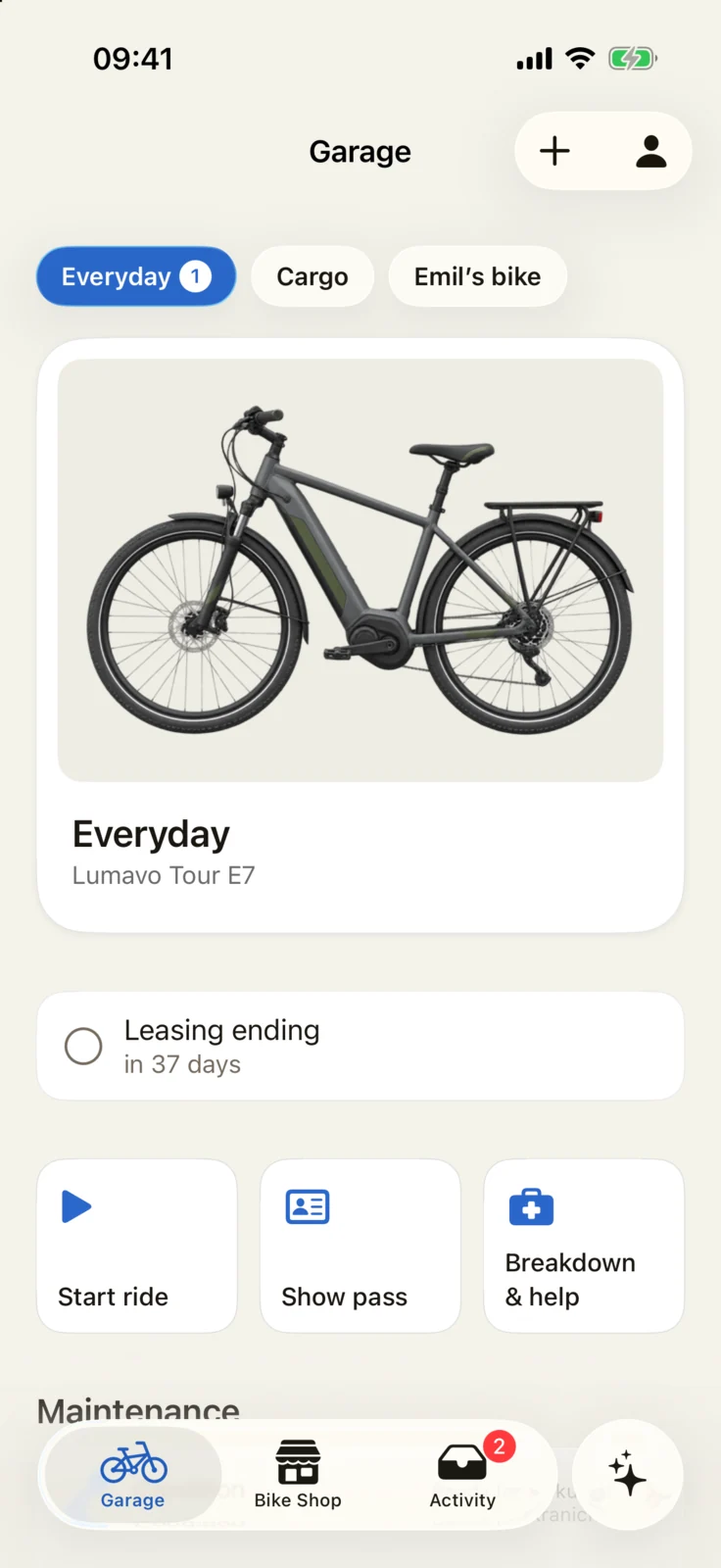 GoBike app: Garage with the e-trekking bike “Everyday”, a note that the lease ends soon, and the buttons Show pass and Breakdown & help